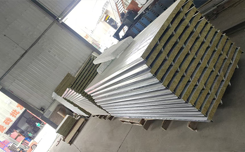 班玛彩钢夹芯板